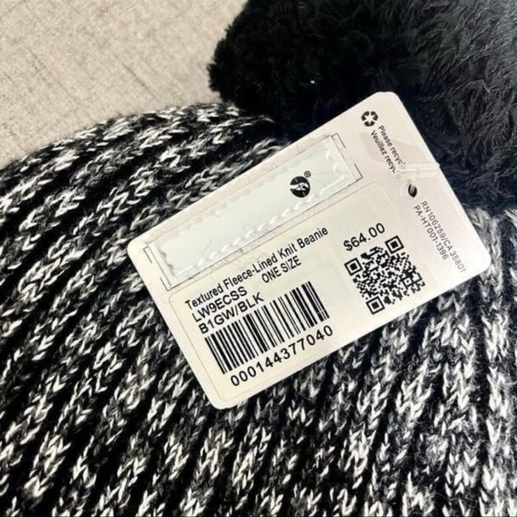 Lululemon Textured Knit Sherpa Lined Beanie Winter Hat Black & White NWT